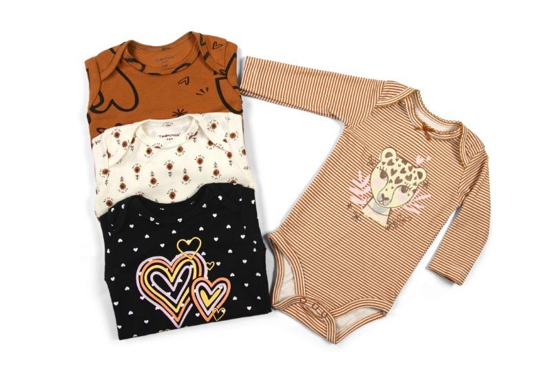 Pack de 4 bodys Leoparda, talla 6 y 9 meses