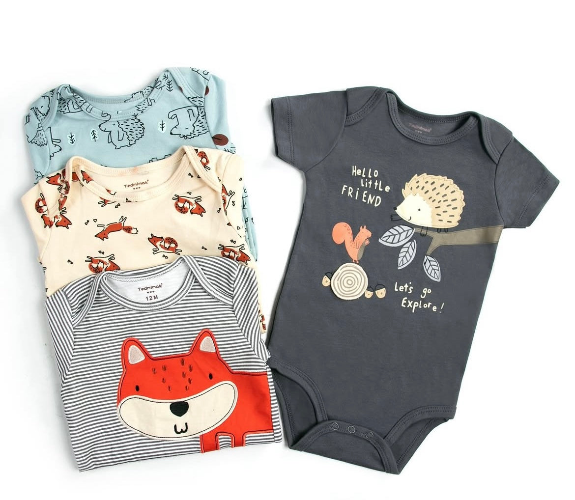 Pack de 4 bodys Zorro, talla 9 meses